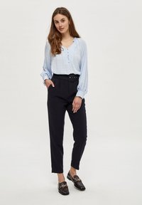 PEPPERCORN NORA  - Kelnės - black
