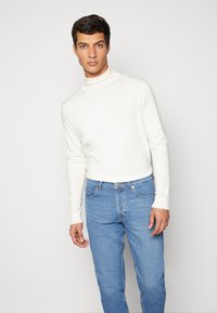 Only & Sons ONSAVI BEAM  - Calças de ganga de corte relaxado - light blue denim