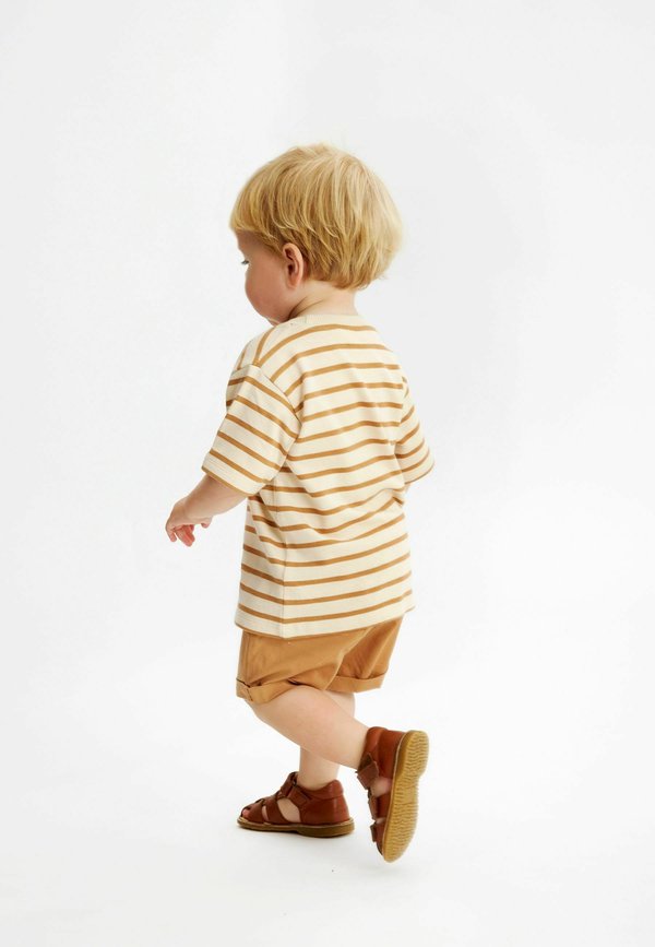 T-Shirt print - indian tan striped