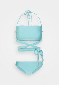 Geselecteerd, blue topaz