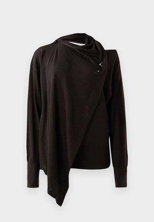 Sort strikket sweater med et asymmetrisk design, draperet krave og ribbet kant. Har et lille metallisk accent nær halsudskæringen.