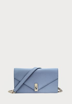 Polo Ralph Lauren PEBBLED LEATHER CHAIN WALLET - Bandolera - faded denim