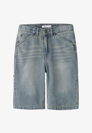 Jasnoniebieskie jeansowe szorty z przednimi kieszeniami, szlufkami na pasek, zapięciem na guzik i subtelnym wyblakłym wykończeniem.