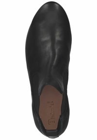 Schwarzer Leder-Schlüpfschuh mit elastischen Seiteneinsätzen, abgerundeter Spitze, glatter Textur und einem dezenten Logo, das auf der Innensohle geprägt ist.