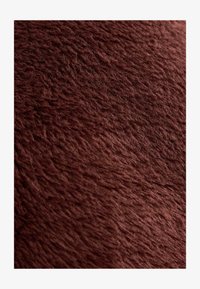 Izbrano, mottled dark brown