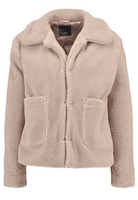 Beige faux fur jakke med krave, frontlukning med knapper og to store påsyede lommer. Blød tekstur, lange ærmer og afslappet pasform.