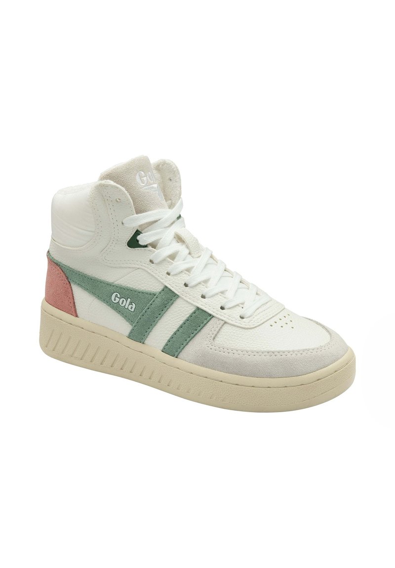 Baskets montantes en cuir blanc avec des accents verts et roses, dotées d'une semelle texturée et de bandes latérales proéminentes.