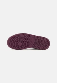 Jordan AIR JORDAN 1 LOW - Tenisice - white/bordeaux/sail