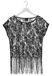 Svart spetsöverdel med blommönster, korta ärmar och rundad halslinning. Har långa fransdetaljer i kanten. Lätt och luftig textur.