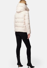 Lancerto SOPHIA mleczny