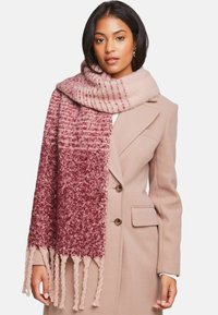 Unselected, berry ombre