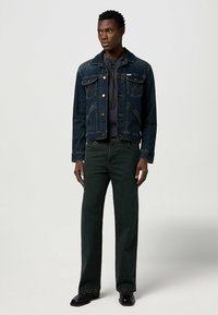 Wrangler Bootcut-teksad - nightfall