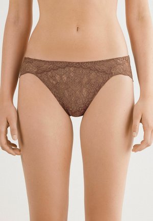 Bikini in pizzo marrone con motivi floreali, una texture semi-trasparente e un taglio hipster con bordi elastici morbidi per il massimo comfort.