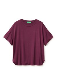 Burgundské tričko s krátkým rukávem vyrobené z měkké tkaniny, se zaobleným výstřihem a uvolněným střihem s mírně zakřiveným lemem.