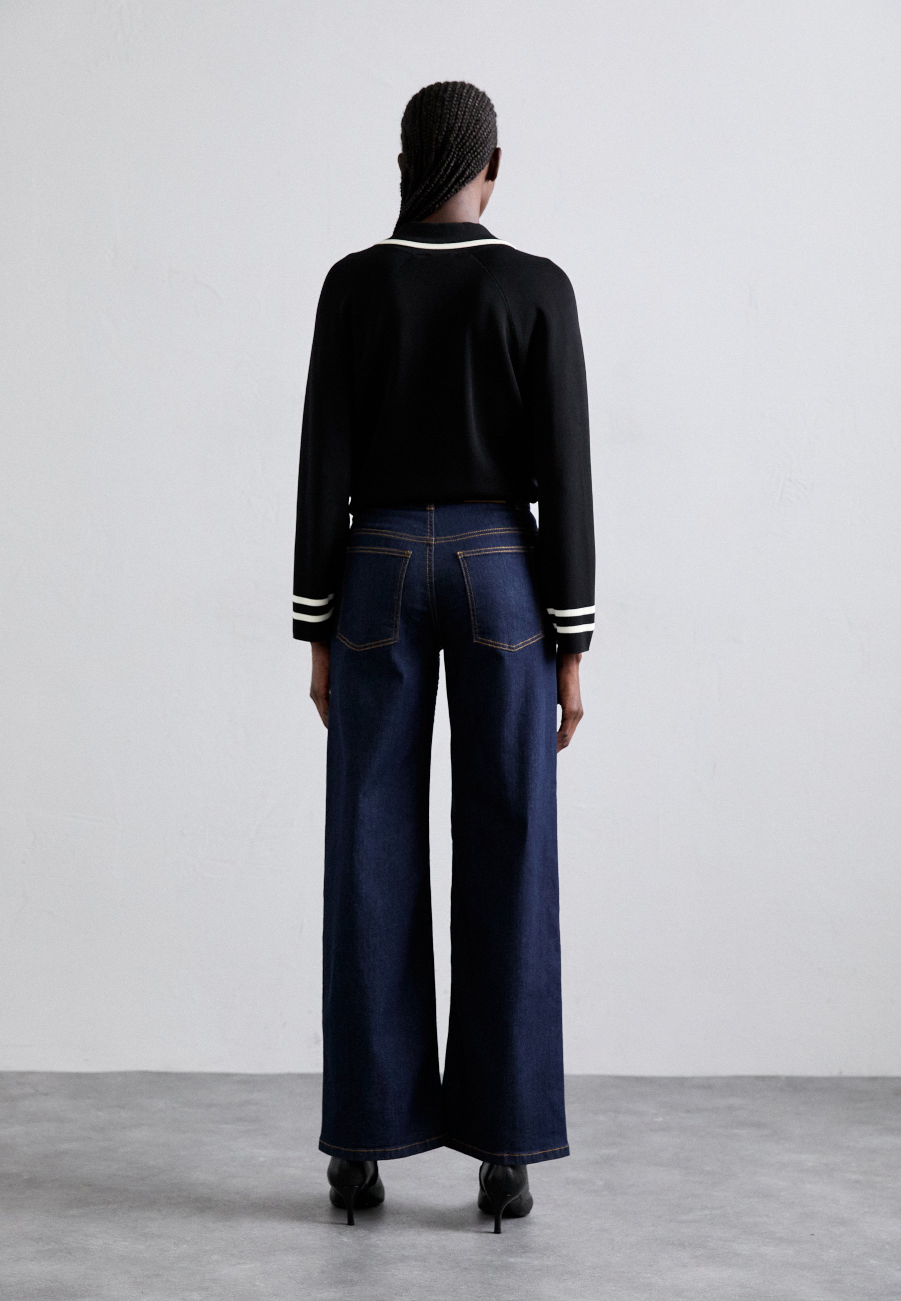 【BAUM UND PFERDGARTEN】Nicette Jeans Shop Nicette jeans in Grey Denim | Worldwide Shipping