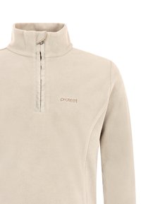 Beiger Fleece-Pullover mit einem halben Reißverschluss-Kragen. Glatte Textur, minimale Nähte und dezentes "Protest"-Logo auf der Brust.
