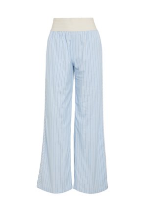Pantaloni celeste chiaro a gamba larga con strisce verticali bianche. Vita elastica in materiale bianco uniforme. Tessuto liscio e vestibilità comoda.