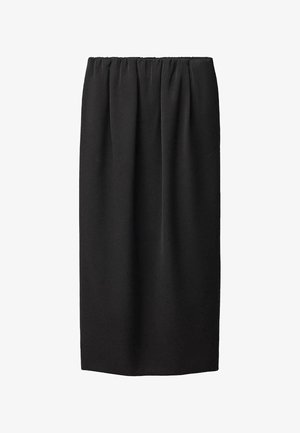Fustă neagră, până la genunchi, realizată dintr-un material moale, cu un elastic la talie, textură netedă și un design minimalist, fără decoruri.