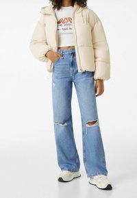 Bershka Chaqueta de invierno - off-white