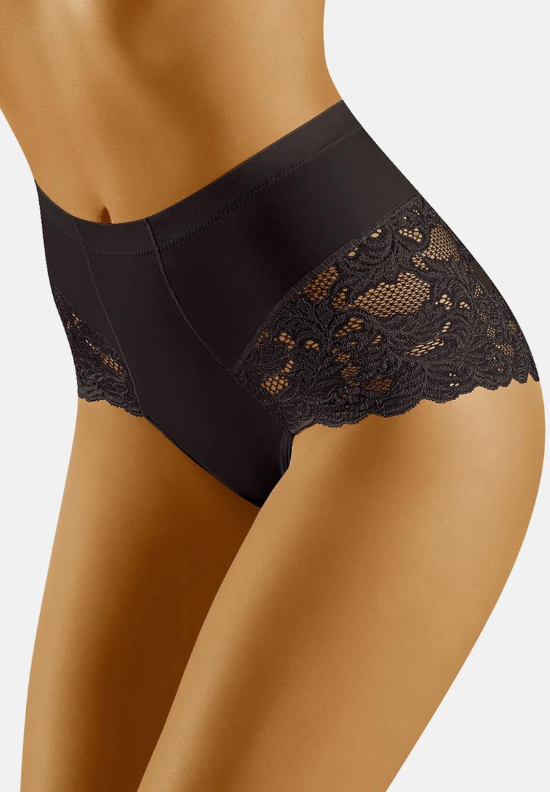 Stringhi neri a vita alta caratterizzati da una superficie liscia e delicata rifinitura in pizzo nero lungo le gambe, che mette in evidenza un motivo floreale.