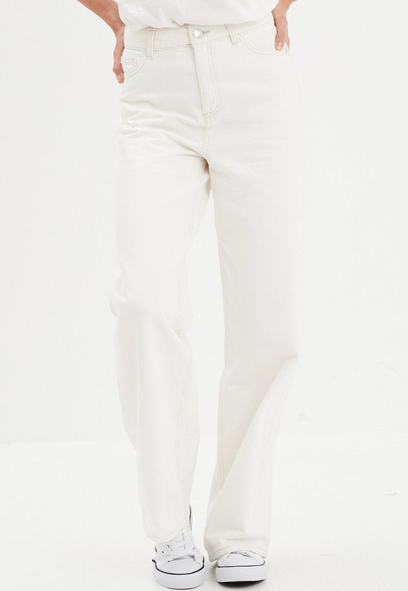 Creeks AMERICAN INSPIRATION FASHION COOL HIGH WAIST WIDE - Vaqueros rectos - ivoire
