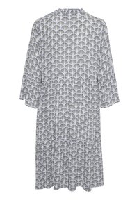 Lätt och luftig klänning i en blå och svart fläktmönster. Har rund halsringning och trekvartslånga ärmar. Lagad design.