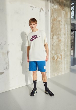 CLUB - Shorts - dark marina blue