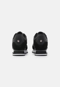 Tommy Hilfiger Matalavartiset tennarit - black