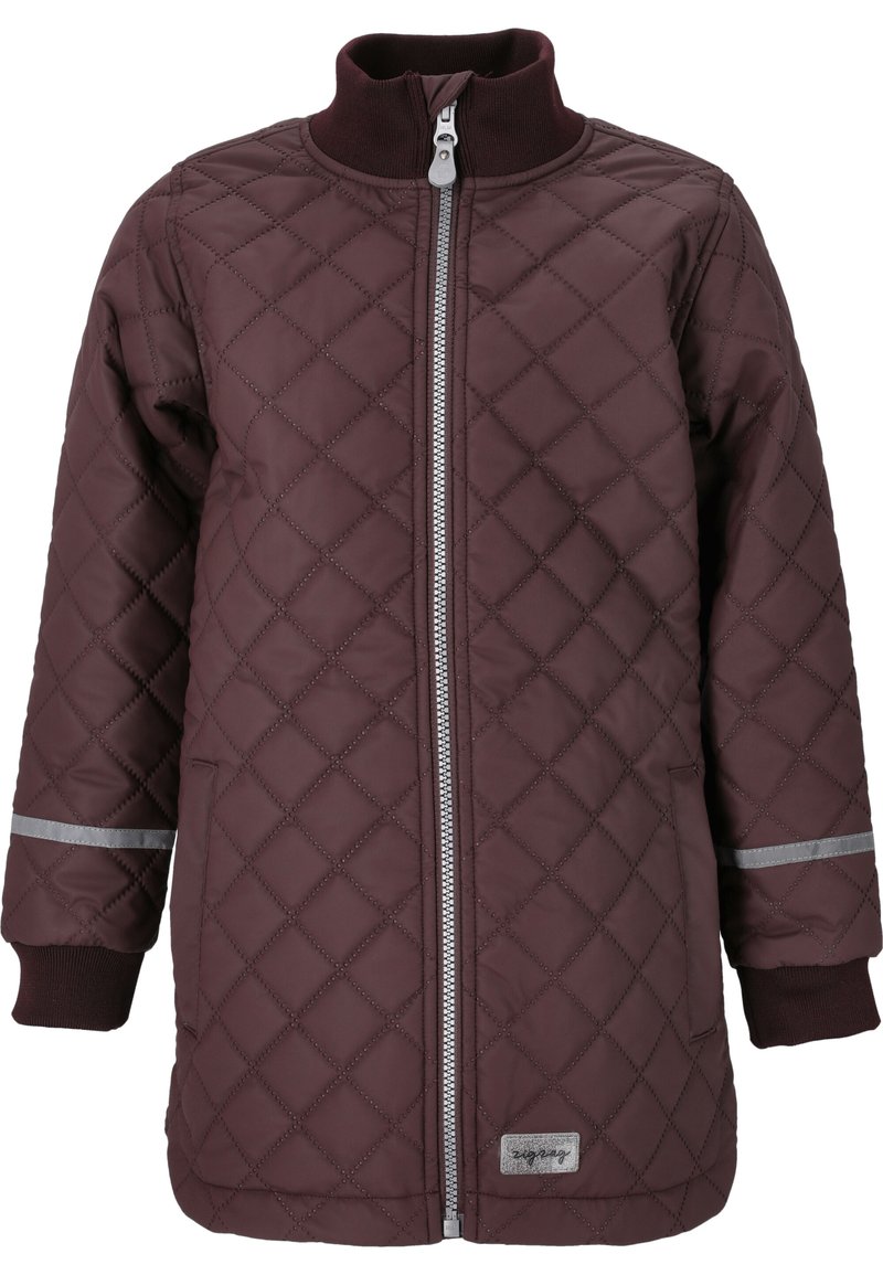 Maroon vuorikankainen takki, jossa on korkea kaulus, vetoketjukiinnitys ja ribbatut hihansuut. Takissa on heijastimet hihoissa sekä logopatch.