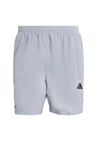 Pantalones cortos deportivos de color gris claro con cinturilla elástica, bolsillos laterales y logotipo negro de Adidas en la parte inferior derecha. Tejido liso.