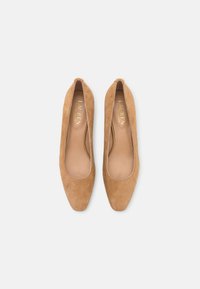 Lauren Ralph Lauren Klasické lodičky - camel