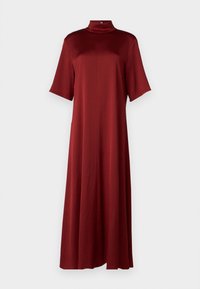 Vestido largo burdeos con un cuello alto, mangas cortas y un diseño fluido. Hecho de una tela suave, presenta una abertura lateral para mayor movimiento.