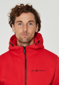 Sail Racing LOGO HOOD BOWMAN - Mikina na zip - bright red