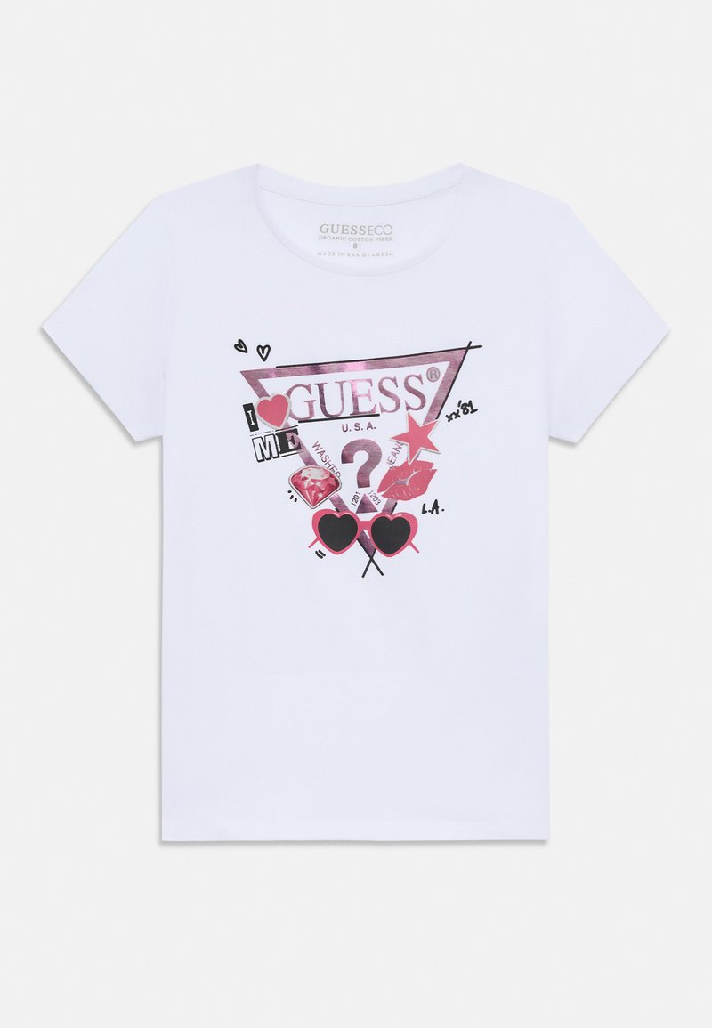 Hvit organisk bomull t-skjorte med grafisk design i rosa og svart, inkludert hjerter, en trekant og tekstelementer.