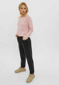 Vero Moda VMCREWLEFILE V-NECK  NOOS - Pulover - parfait pink