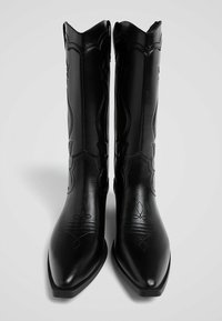 Stradivarius Cowboy-/Bikerstiefelette - black