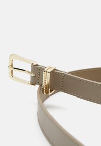 Tommy Hilfiger - Pas
