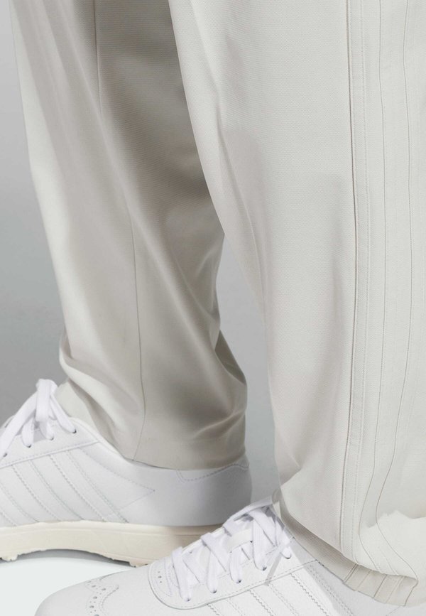 PLEAT - Trousers - alumina4