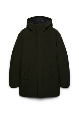 Giacca invernale imbottita verde scuro con cappuccio e due tasche frontali, esposta su uno sfondo bianco.