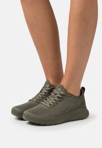 Skechers Sport - BOBS SQUAD CHAOS - Sneakers basse - olive Immagine in miniatura 1