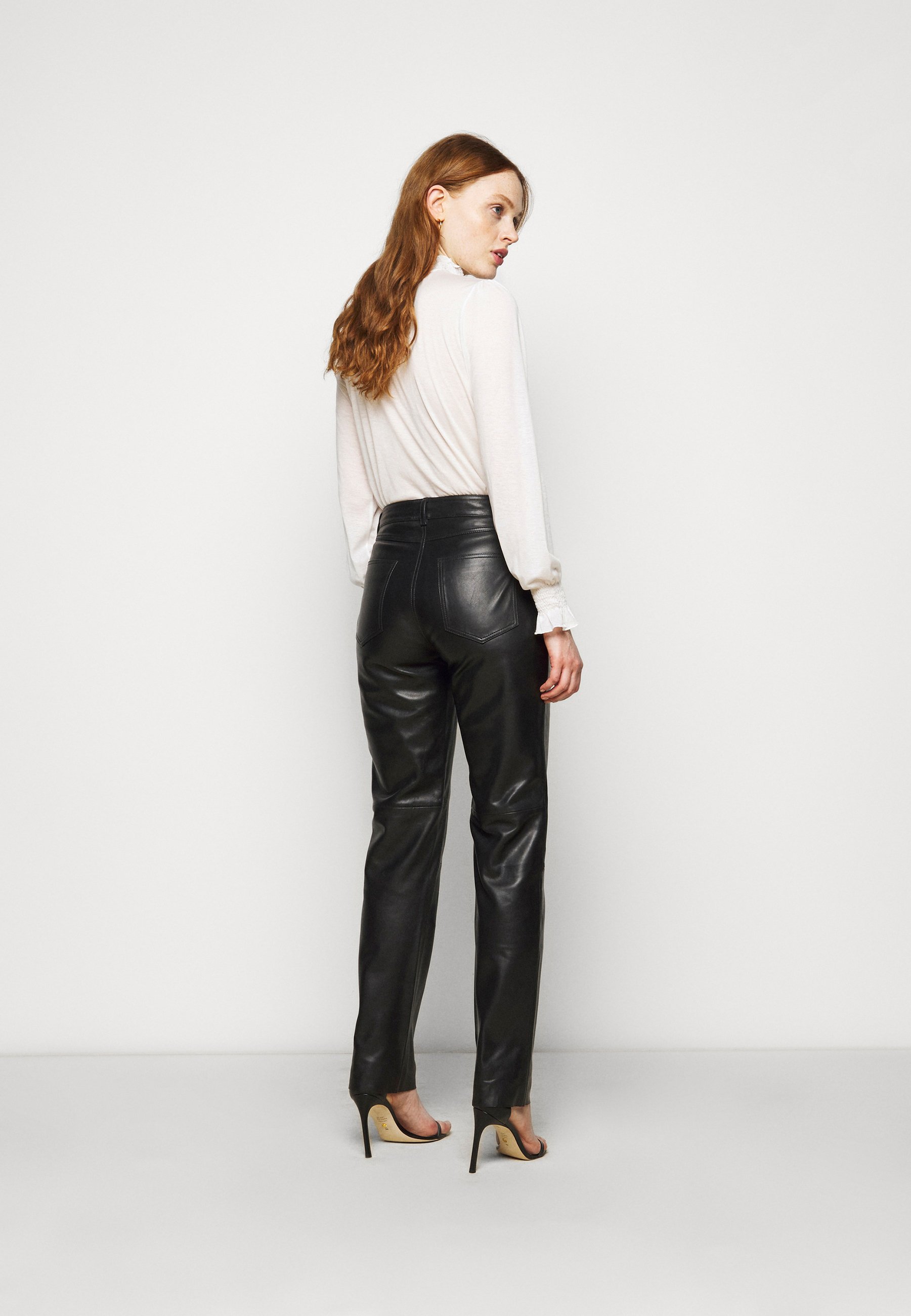STUDIO ID GRETA SLIM FIT TROUSERS - Leren broek - black/Zwart - Zalando.nl