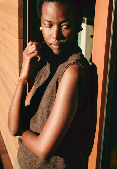 Filippa K TURTLENECK VEST - Μπλούζα - mocha