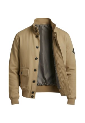Giacca bomber color cammello con bottoni a pressione, polsini e orlo a coste, fodera interna e tasca con patta sul lato anteriore sinistro.