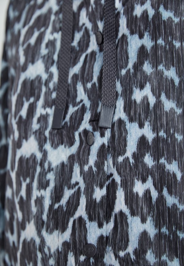 RAINCOAT - Summer jacket3