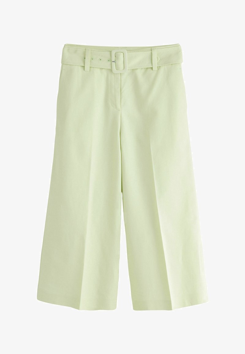 Pantalon large court vert clair avec ceinture en tissu assorti et boucle rectangulaire.
