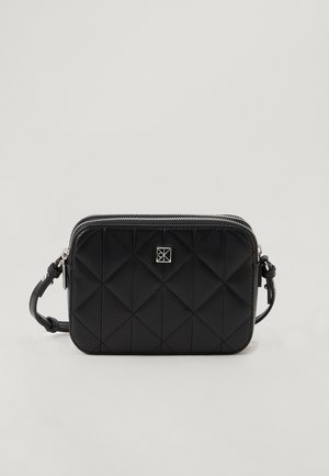 QUILTED CAMERA BAG - Cross body bag - black
