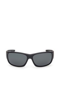 Lunettes de soleil enveloppantes noires avec des verres polarisés foncés et des branches épaisses, vues de face sur un fond blanc.