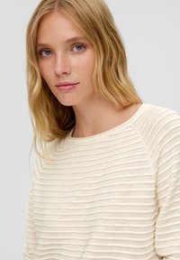 QS - Sweter