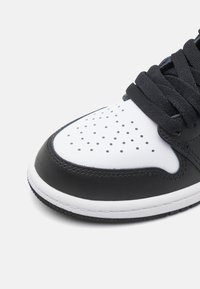 Jordan JORDAN 1 RETRO HIGH UNISEX - Scarpe da basket - black/white