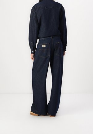 Relaxed fit -farkut - rinsed denim